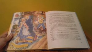 Папа, мама, бабушка и 8 детей в деревне. Маленький подарок Антона. Праздник и гость.