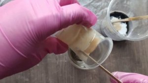 Поднос из эпоксидной смолы. Экспериментирую с рисунком, изнанка оказалась красивее лицевой стороны