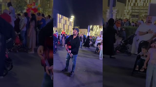 Singing star in public #viral #trending #goviral #comedy #funny #guitar #singing #bellacaio #spanis