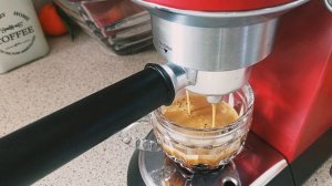 Cappuccino coffee with DeLonghi Dedica EC685 at Home