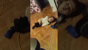 Просим маму помыть попу