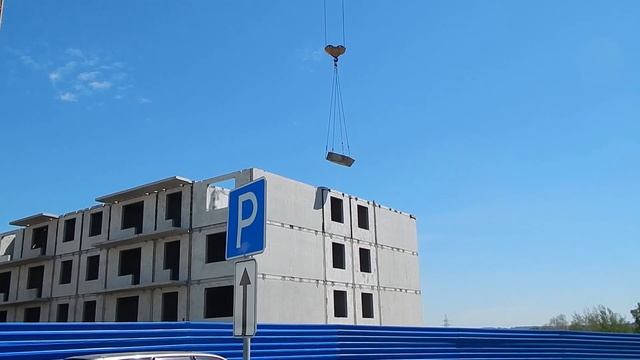 ВИДЕО ДЛЯ МАЛЬЧИКОВ - КРАН подъемный поднимает бетонные плиты! смотреть онлайн