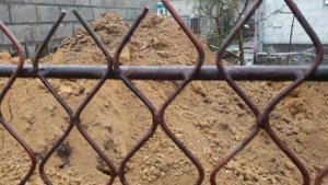 Сливная яма рядом с уже не работающей ямой