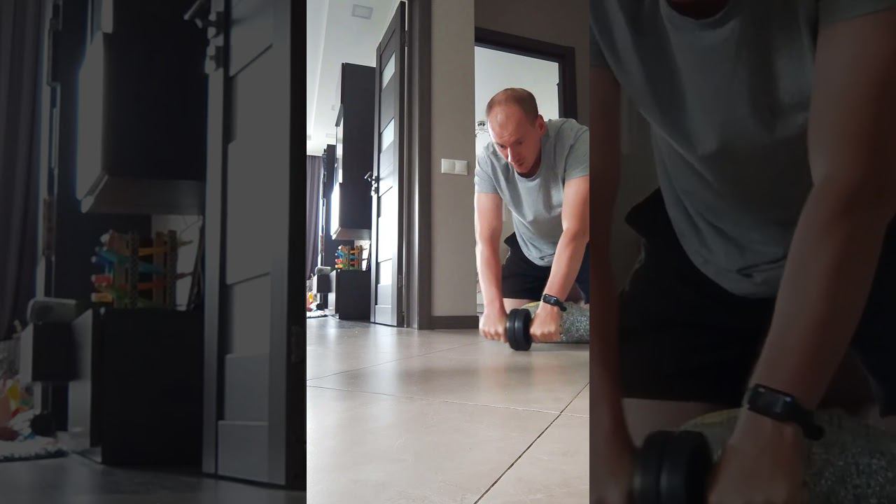 Под присмотром "тренера"  #гимнастическийролик #мужскаягимнастика #ЗОЖ #Мяснов #ЖеняМяснова смотреть онлайн