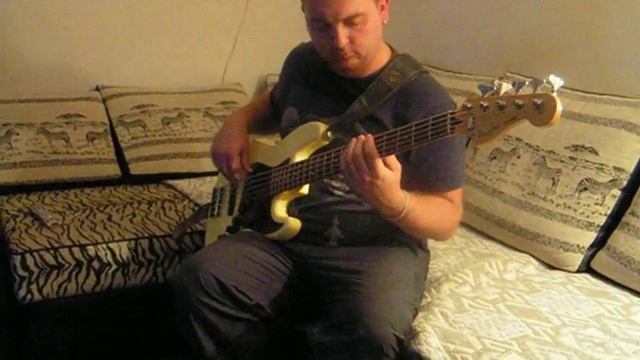 Fender JB DLX 5 смотреть онлайн