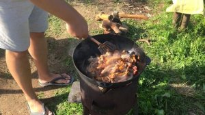 Солянка в казане на костре