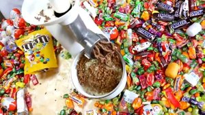 Very a lot of candy! Очень много конфет!