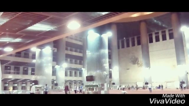 Independence Mosque in Jakarta, Indonesia. смотреть онлайн