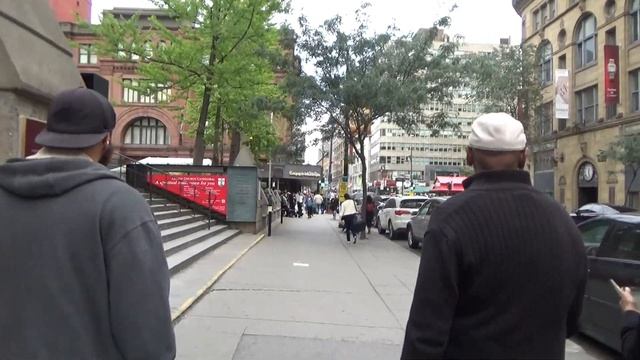 Канада 1150: Центр Монреаля и торговый центр la Baie вечером в пятницу смотреть онлайн