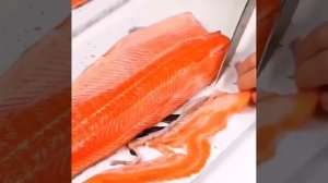 Разделываем форель ?