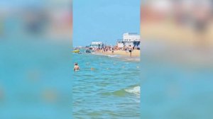 «Пошла жара»: обстановка на пляжах Анапы в первый день лета