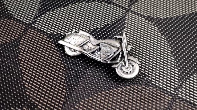 Винтажная брошь "Мотоцикл Harley Davidson" (JJ США) смотреть онлайн
