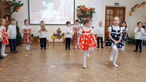 Песня К нам гости пришли, группа Почемучки