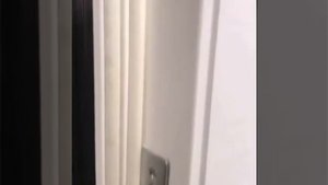 Входные металлические двери Самальта Белого цвета в Пиковские дома.