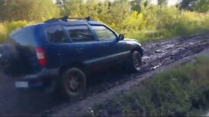 В Тракторную колею на ниве шевроле,жёсткий офф роуд,Off Road,едем на коп с Легендой