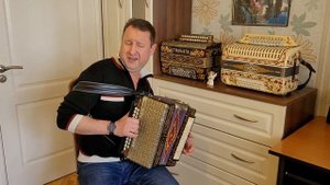 Паша гармонист - Мальчишка беспризорный