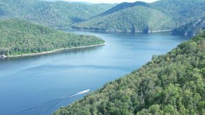 Юмагузинское водохранилище на реке Белая Р Башкортостан