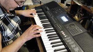 Синтезатор Yamaha PSR E463 Попурри