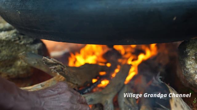 MONSTER WILD BEEF HEAD RECIPE Cutting and Cooking Beef Head Traditional Village Food Grandpa