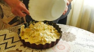 Рваный пирог из лаваша и сыра.