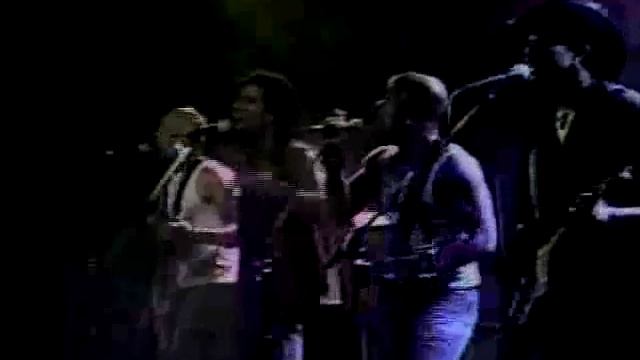 Dakota Moon - Looking For A Place To Land смотреть онлайн