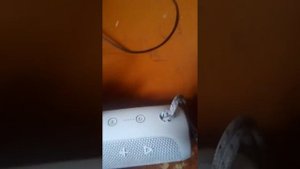 Jbl flip 4 не включается, помоги кто знает в чем проблема?!
