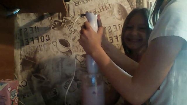 Как сделать клубничный коктейль в домашних условиях) смотреть онлайн