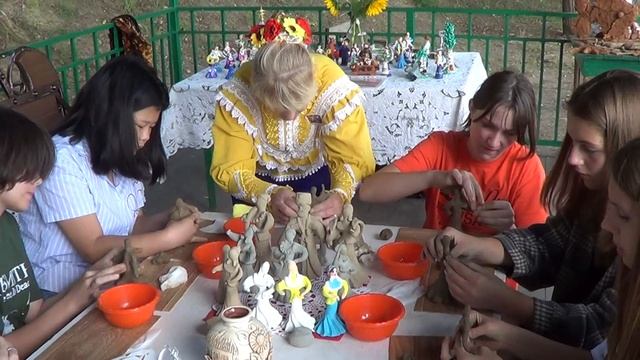 Елена Курова. Мастер-класс лепка казачьей глиняной игрушки. Часть 5