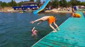 Одно из любимых мест в Боровом.  озеро Щучье. Самая большая водная горка Борового.