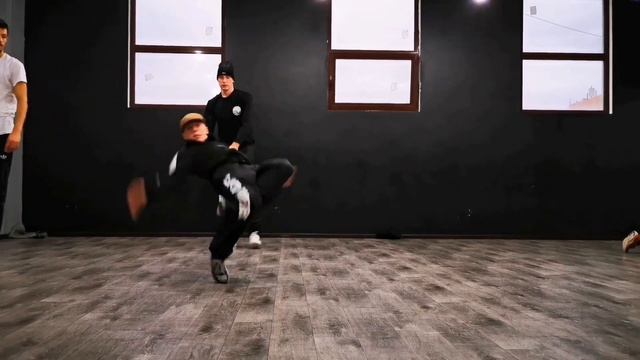 Bboy Grom. Daily training, non-stop смотреть онлайн