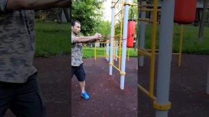 Дровосек с эспандером.