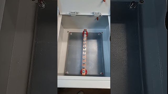 Ящик ЯГЗШ-3.15-10 с медной шиной 3х15 мм смотреть онлайн