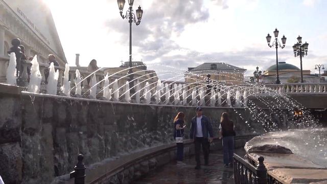 Москва. Манежная площадь и Александровский сад смотреть онлайн