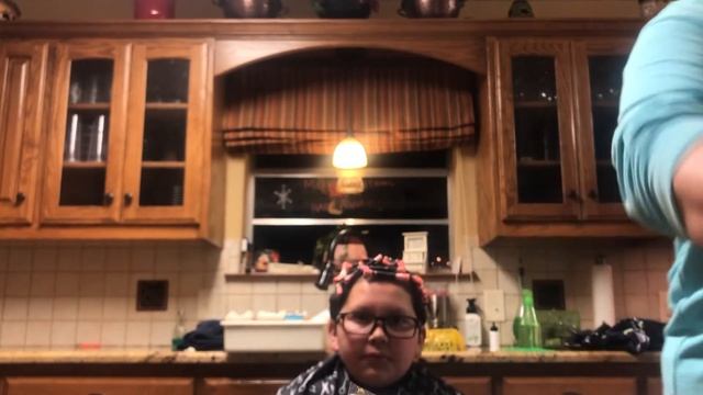 Perming the Twins hair смотреть онлайн