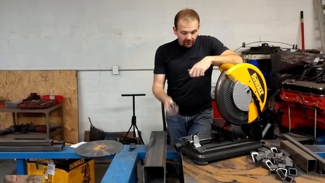 Dewalt Dry Cut Saw DW872 Reveiw & Demonstration смотреть онлайн