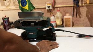Lixadeira de cinta Makita 9920
