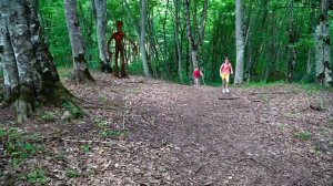 Ульяна и Захар нашли лесного Человека forest monster СИРЕНОГОЛОВЫЙ