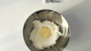 Ленивый Наполеон из готового слоеного теста с кремом чиз