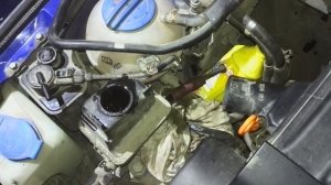 замена жидкости гидроусилителя видео