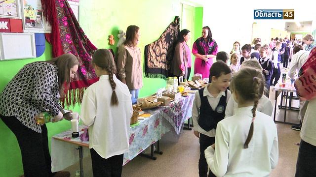 «Широкая масленица»: курганские гимназисты устроили благотворительную ярмарку