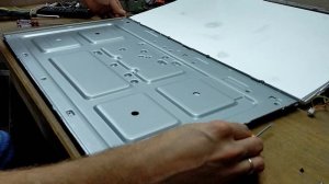 LED TV Samsung 32 Ремонт подсветки телевизора, отвал разъема подсветки.