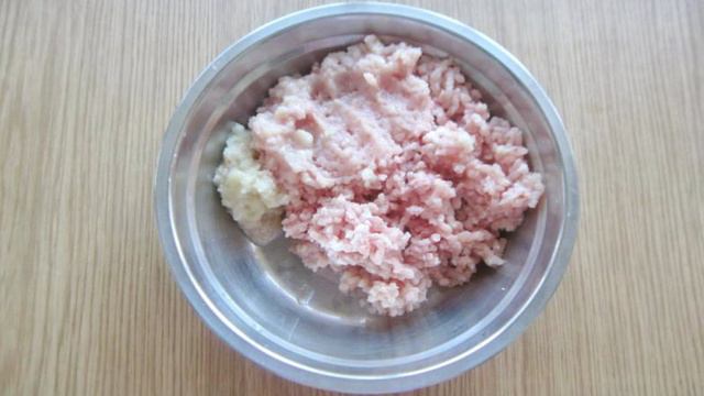 Котлеты из курицы и свинины