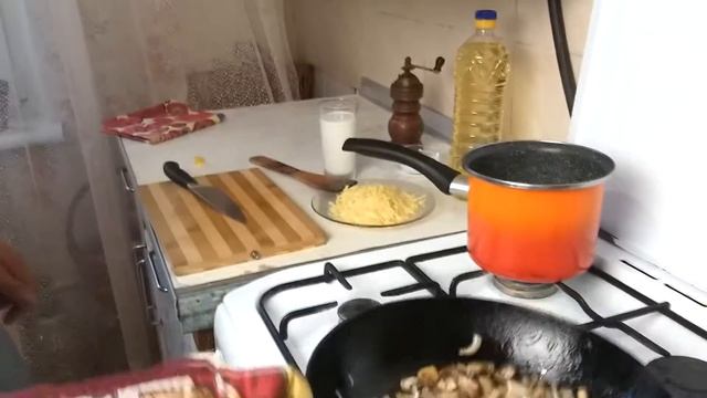 Вкуснейшая брокколи с соусом из шампиньонов и лука под сырной шапкой в духовке! смотреть онлайн