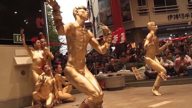 第36回 (2013年) 大須大道町人祭 金粉ショウ (大駱駝艦)