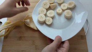 Домашнее мороженое из банана и клубники без сливок