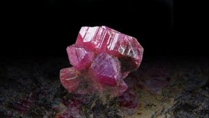 РУБИН - Свойства камня. Физические, Лечебные и Магические свойства. Как отличить Рубин от подделки?