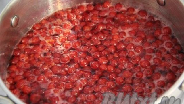 Десерт из красной смородины с желатином