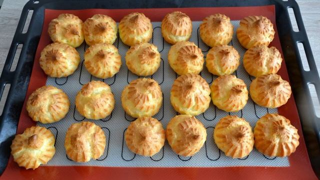 Профитроли с масляным кремом