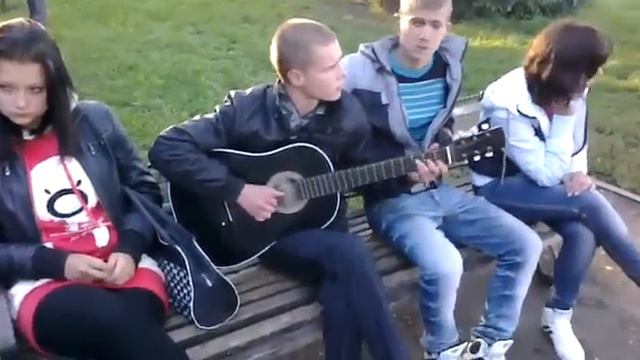 Дворовые гитаристы. Дворовые песни под гитару фото. Музыка гопников. Пацаны играют на гитаре во дворе. Дворовый гитарист.