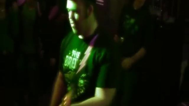 Chimp Change - Bruises смотреть онлайн